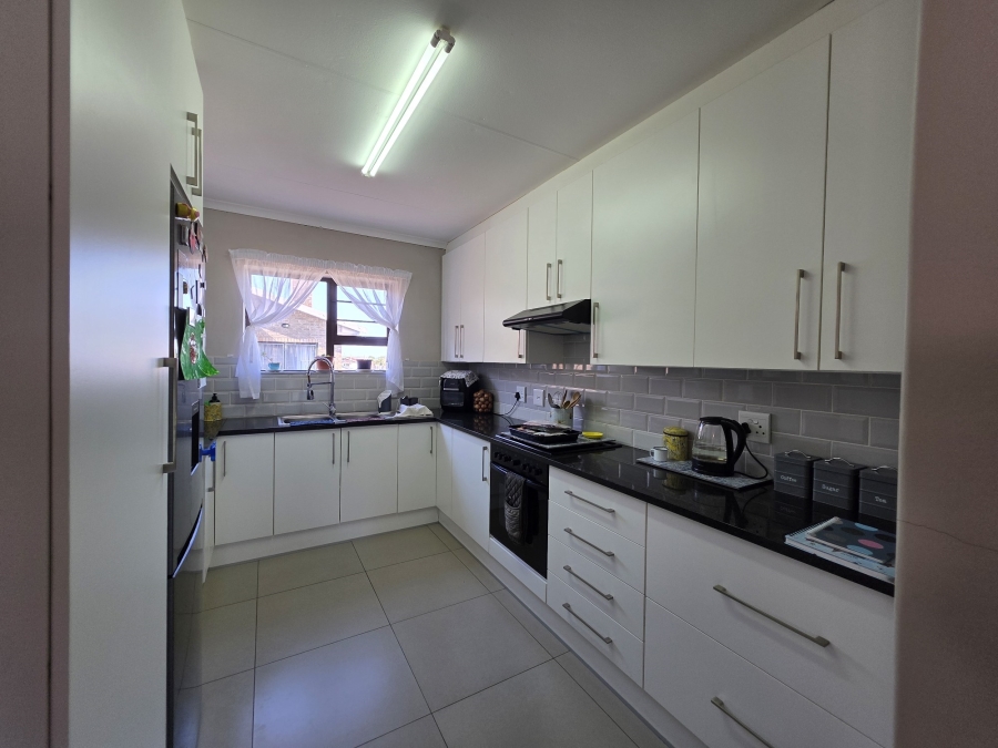 3 Bedroom Property for Sale in Jeffreys Bay Central Eastern Cape
